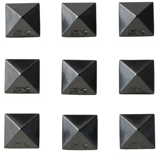 PYRAMID STUDS 