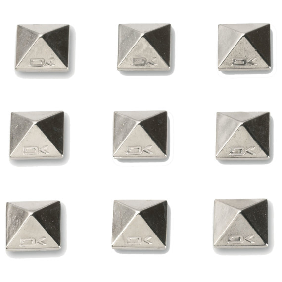 PYRAMID STUDS 