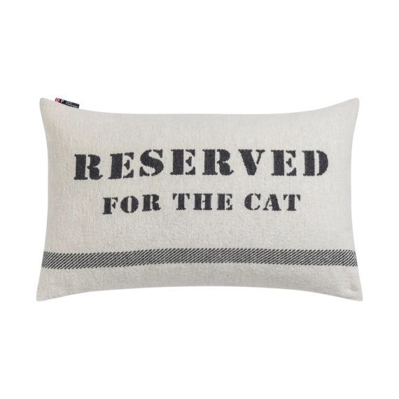 NOVA Kissenhülle reserved for the cat 